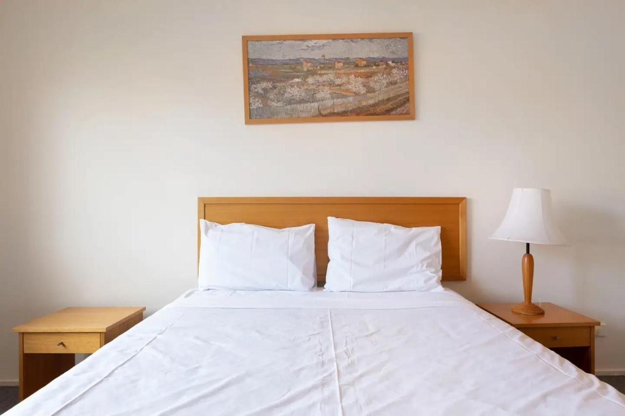 Lamplighter Motel 3*